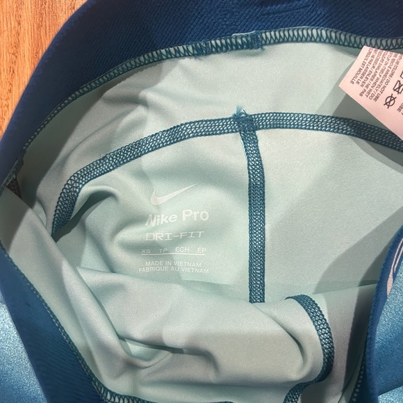Nike Pro Women’s Dri-Fit 3” Striped Blue Spandex Shorts Sz XS NWT - Picture 5 of 8